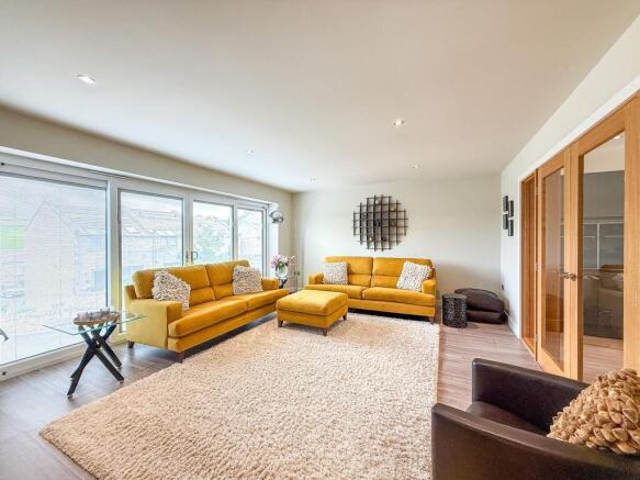 4 bed Detached for sale Image 5