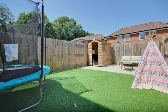 3 bed Town House for sale Image 12