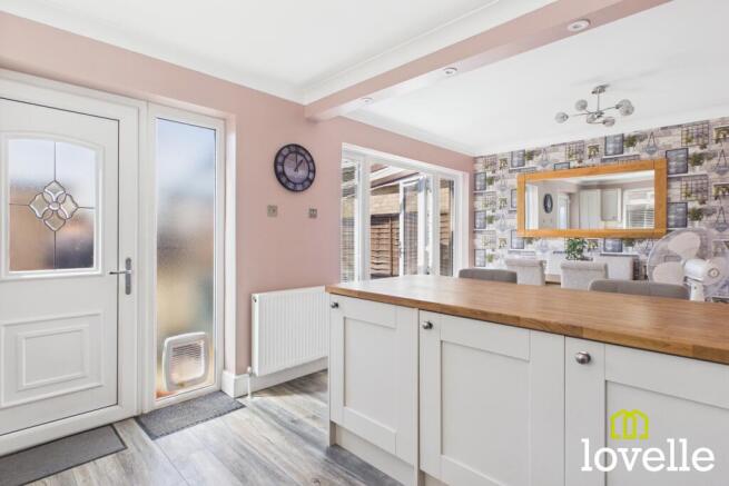 3 bed Semi-Detached for sale Image 11