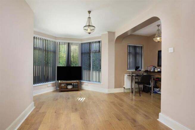 5 bed Detached for sale Image 6