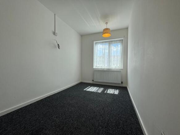 2 bed Flat to rent Image 5