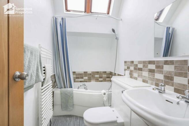 2 bed Apartment for sale Image 10