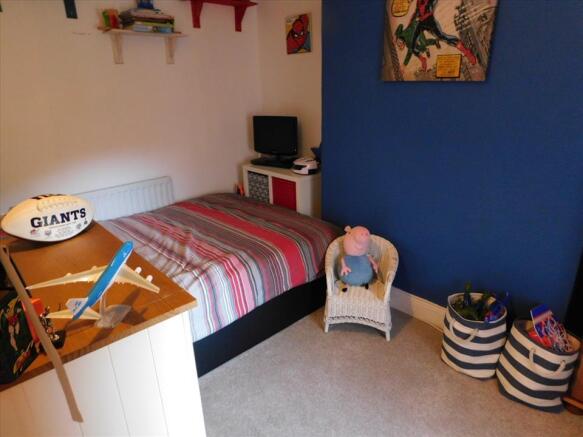 BEDROOM 2