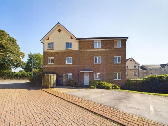 2 bed Apartment to rent Image 12