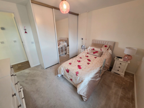 2 bed Semi-Detached Bungalow for sale Image 8