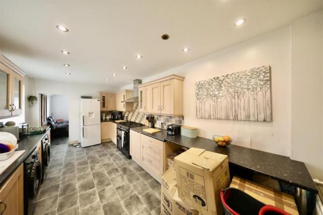 4 bed Terraced for sale Image 10