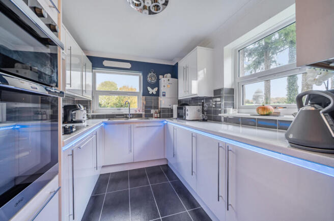 1374814-22-6904eb...