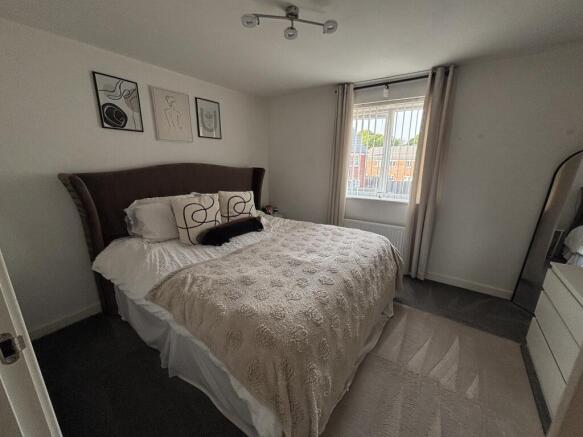 2 bed Town House for sale Image 7