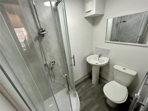 1 bed House Share to rent Image 6