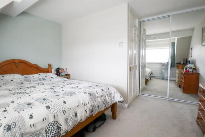 Bedroom 1 (2).jpg