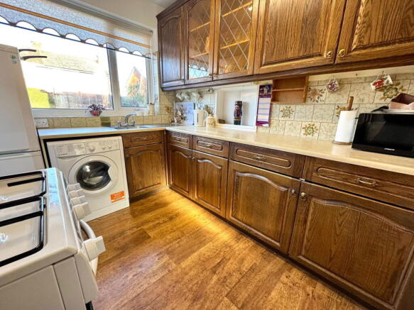 3 bed Semi-Detached for sale Image 7