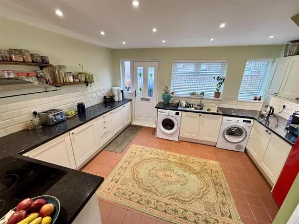 Open Plan Kitchen and Dining Room