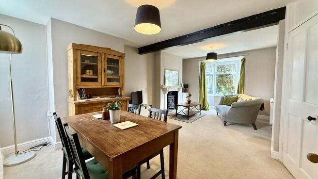 Lounge/dining roo...