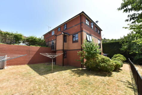 KINGSWINFORD, Surrey Drive