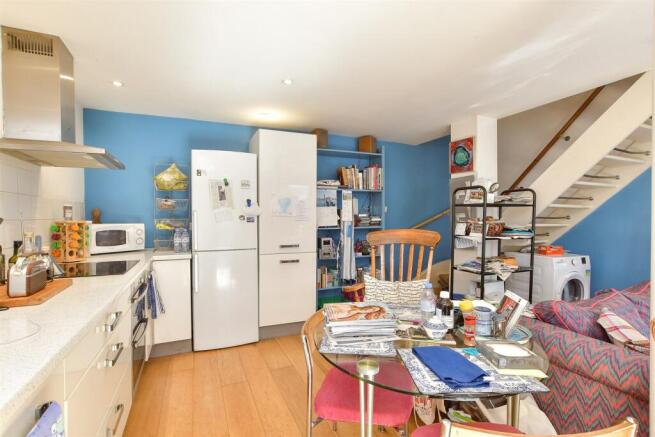 Kitchen/ Living Room