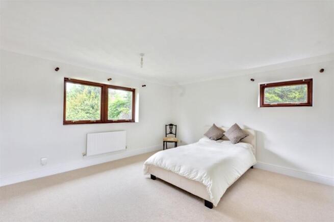 Bedroom 1_1.jpeg
