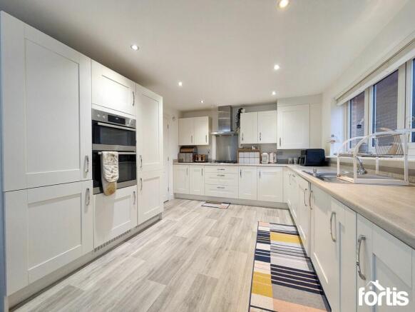 Kitchen / Dining