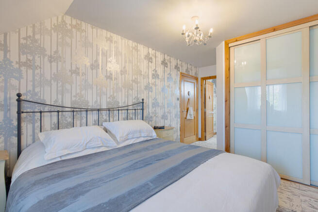 MasterBedroom2