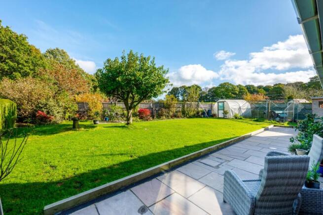REAR GARDEN 06.jpg