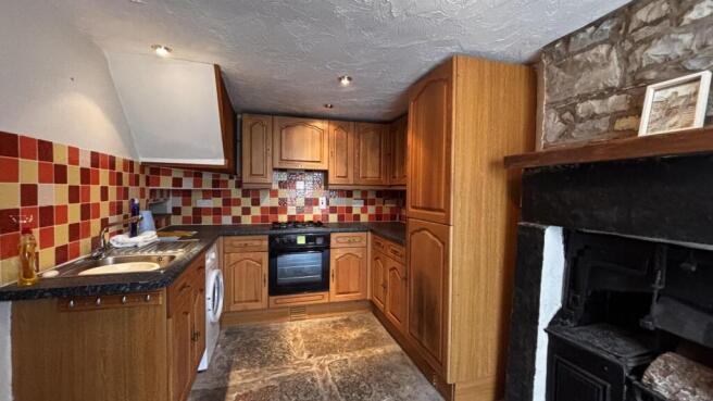 2 bed House for sale Image 6