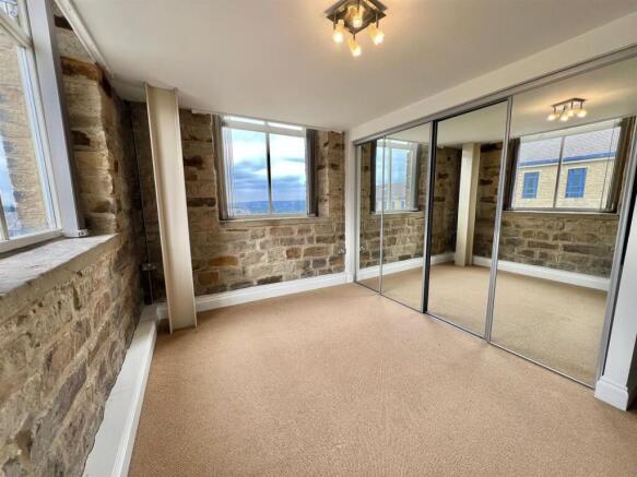 2 bed Flat for sale Image 6
