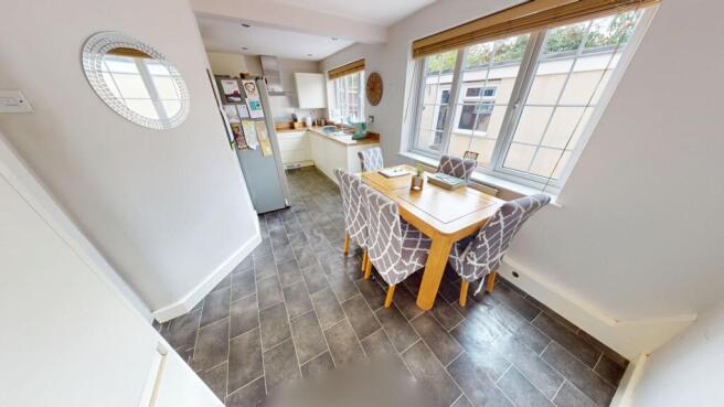 3 bed Semi-Detached for sale Image 7