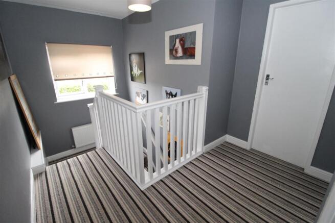 FIRST FLOOR LANDING