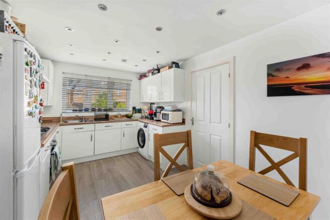 26 Nickling Road, Banbury-7.jpg