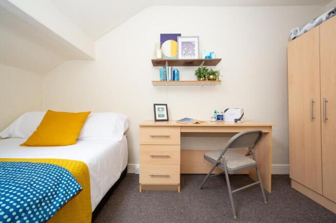 6 bed Terraced to rent Image 7