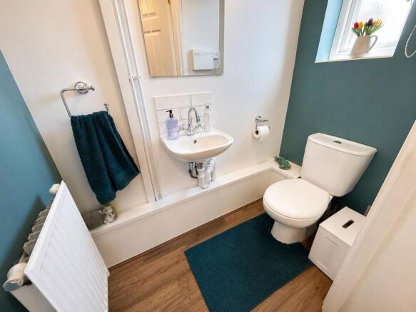 Wc/Cloakroom