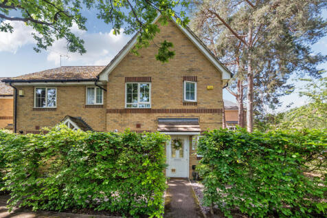 Chestnut Tree Grove, Farnborough , GU14