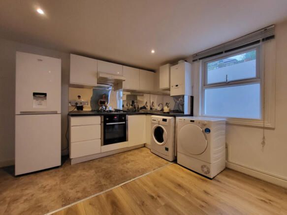 2 bed flat to rent Clapham Manor Street, London S