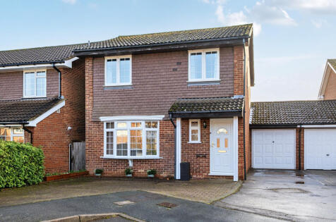 Glorney Mead, Badshot Lea, Farnham, Surrey, GU9