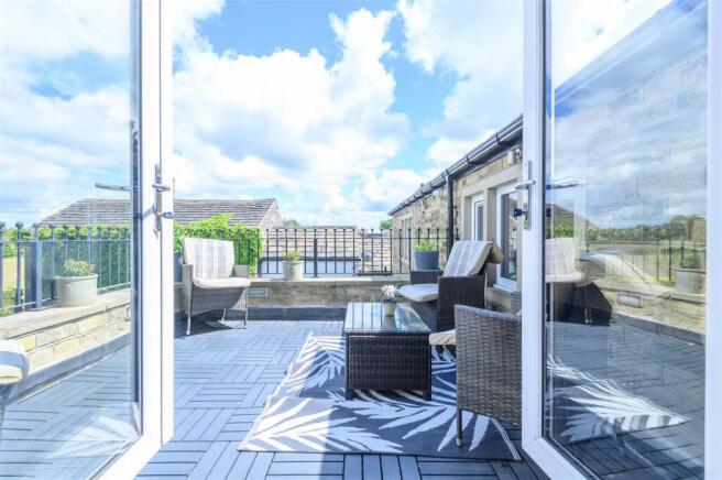 4 bed Detached for sale Image 5