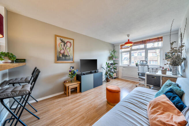 1429523-5-69b185b...