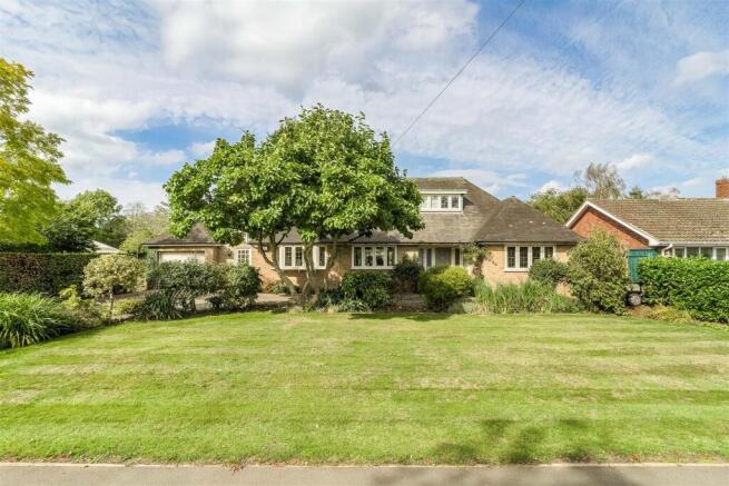 1 Knowle Hill, Hurley