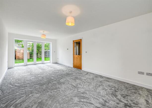 16 Redford Drive-MAY26-14.jpg