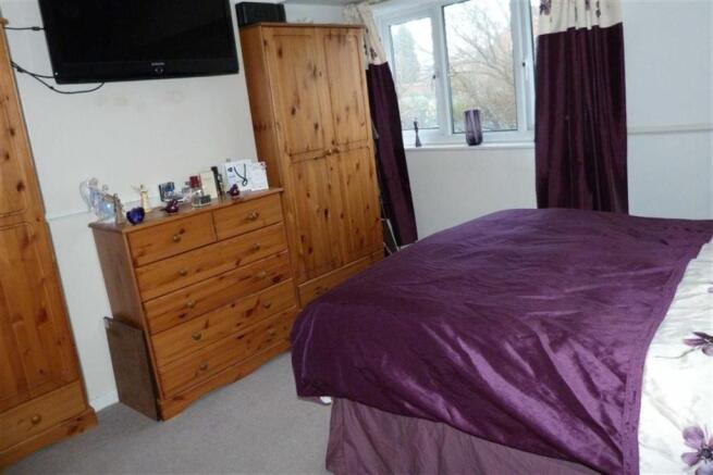 BEDROOM 1 - to the r