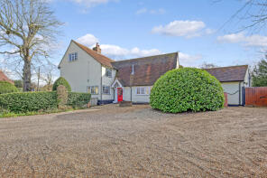 Broadgroves Farmhouse, Chelmsford Road, Dunmow CM6 1LP