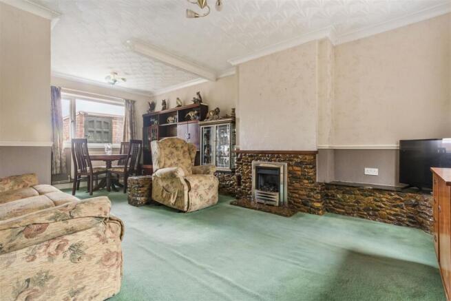 FAMILY LOUNGE