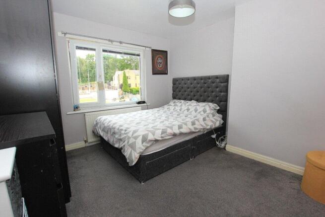 4 bed Semi-Detached for sale Image 8