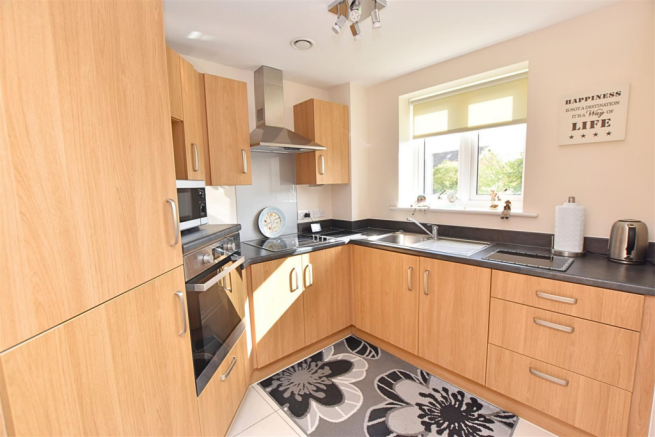 FITTED KITCHEN