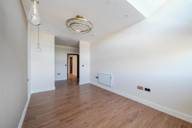 1 bed Apartment to rent Image 12