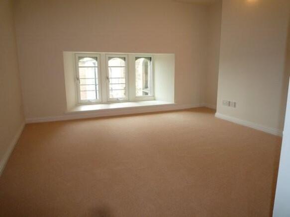 BEDROOM 2