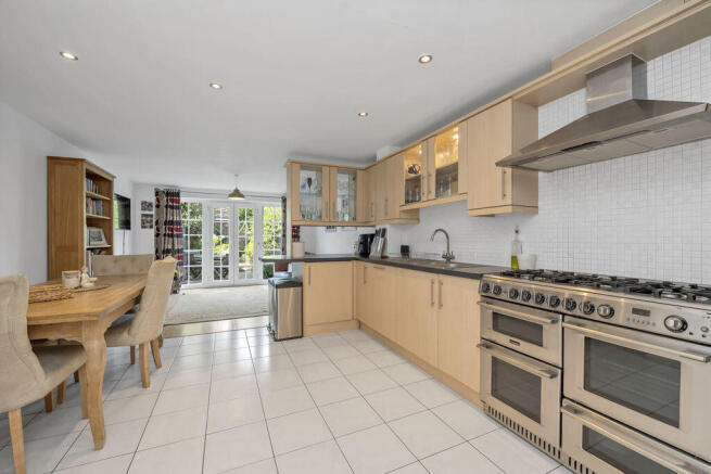 Kitchen / dining area