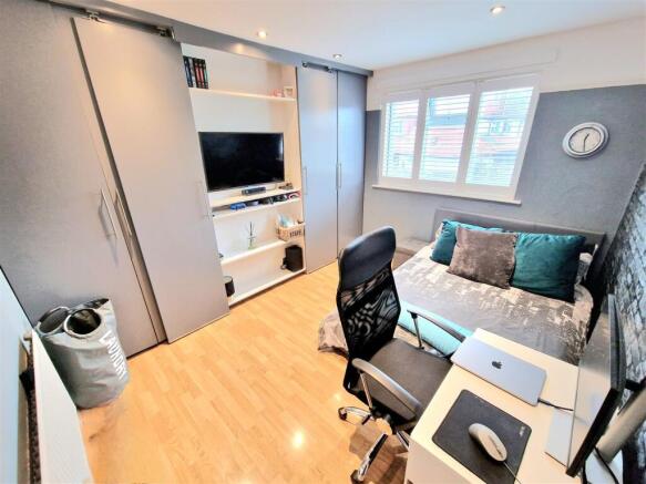 BEDROOM 2