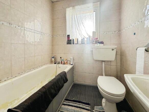 2 bed Terraced for sale Image 9