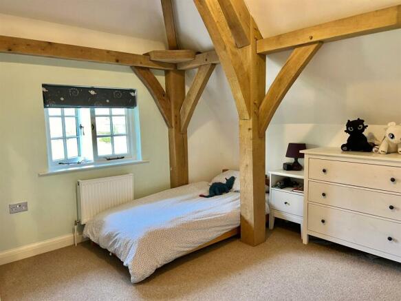 bedroom 3jpg.jpg