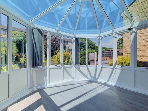 4 bed Detached for sale Image 6