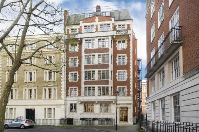 11 ashley court 737 extl.jpg